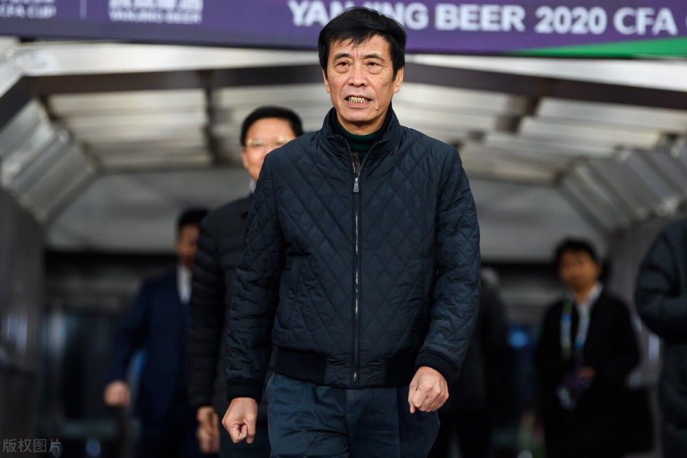 故事的主人公是一个举止温顺的女秘书，固然职位比力微贱，但她一向尽力但愿获得晋升。襟怀胸襟年夜致的她，在通往公司高层的道路上，用尽各类手段，后来她偶尔发现本身本来对杀人这类事很有天禀，因而随行将其充实加以操纵......